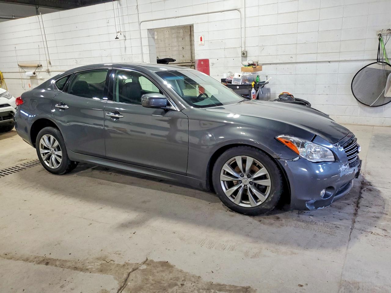 INFINITI M37 X