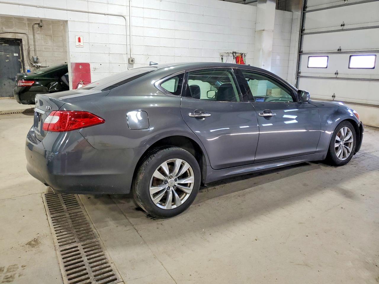INFINITI M37 X