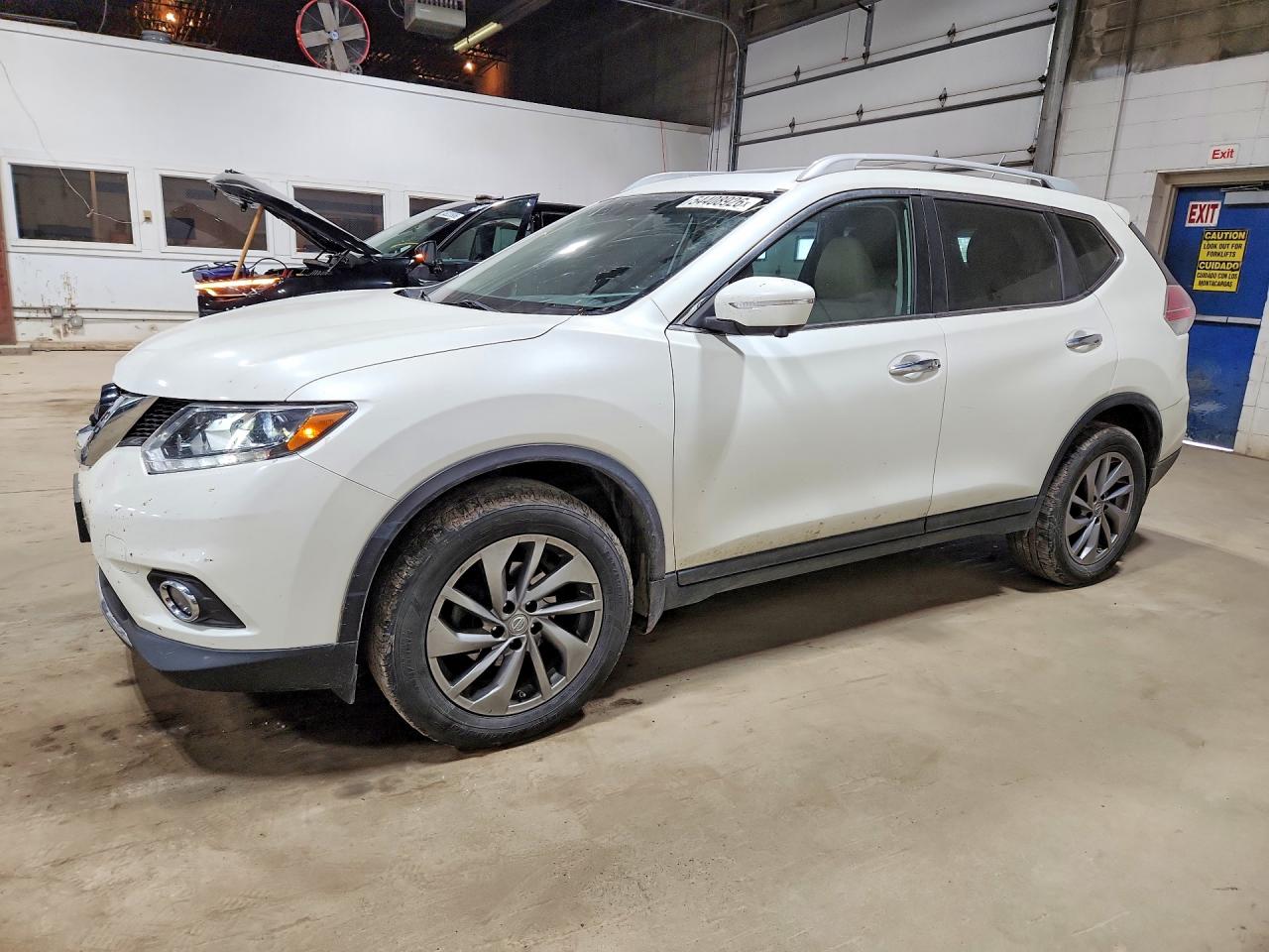 Salvage Nissan Rogue Image