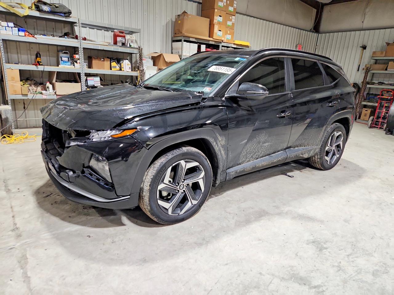 Salvage Hyundai TUCSON Image