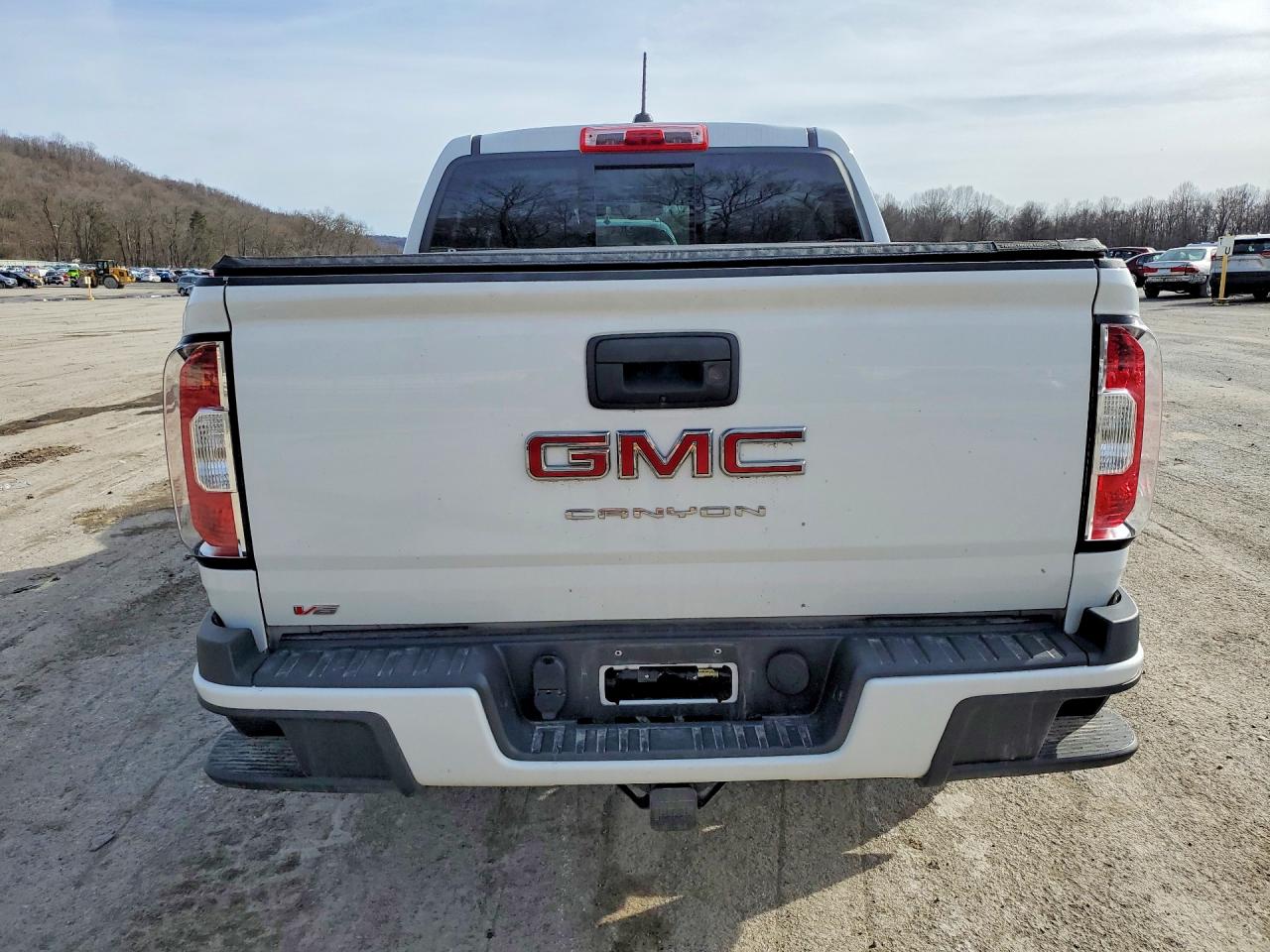 GMC Canyon Elevation