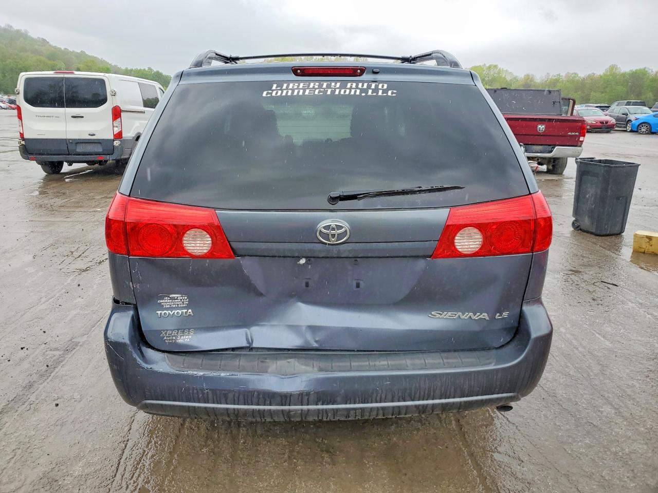 Toyota Sienna Le 7-passenger