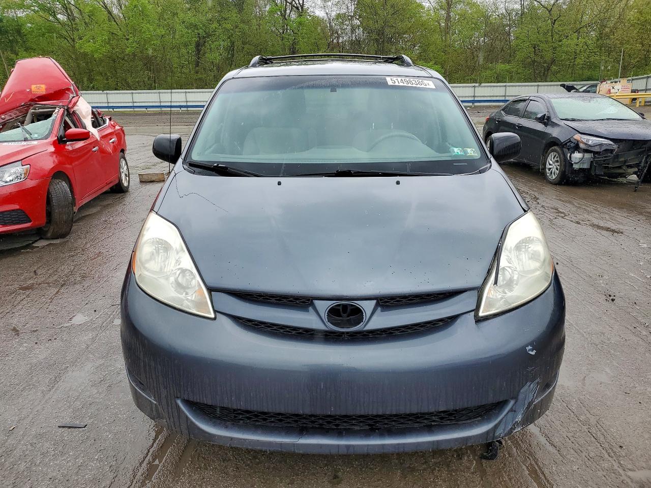 Toyota Sienna Le 7-passenger