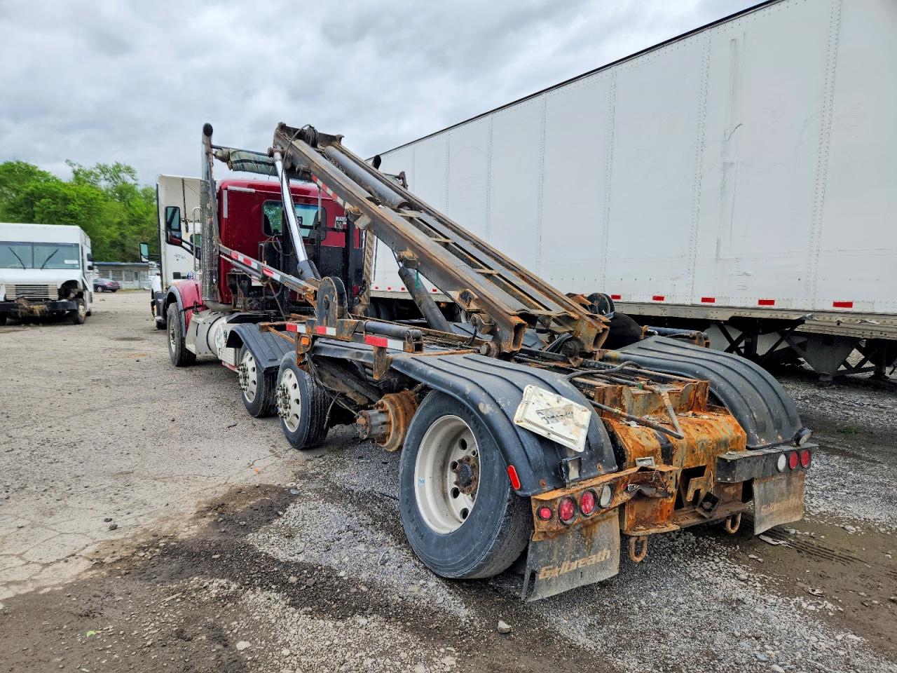 Peterbilt 567
