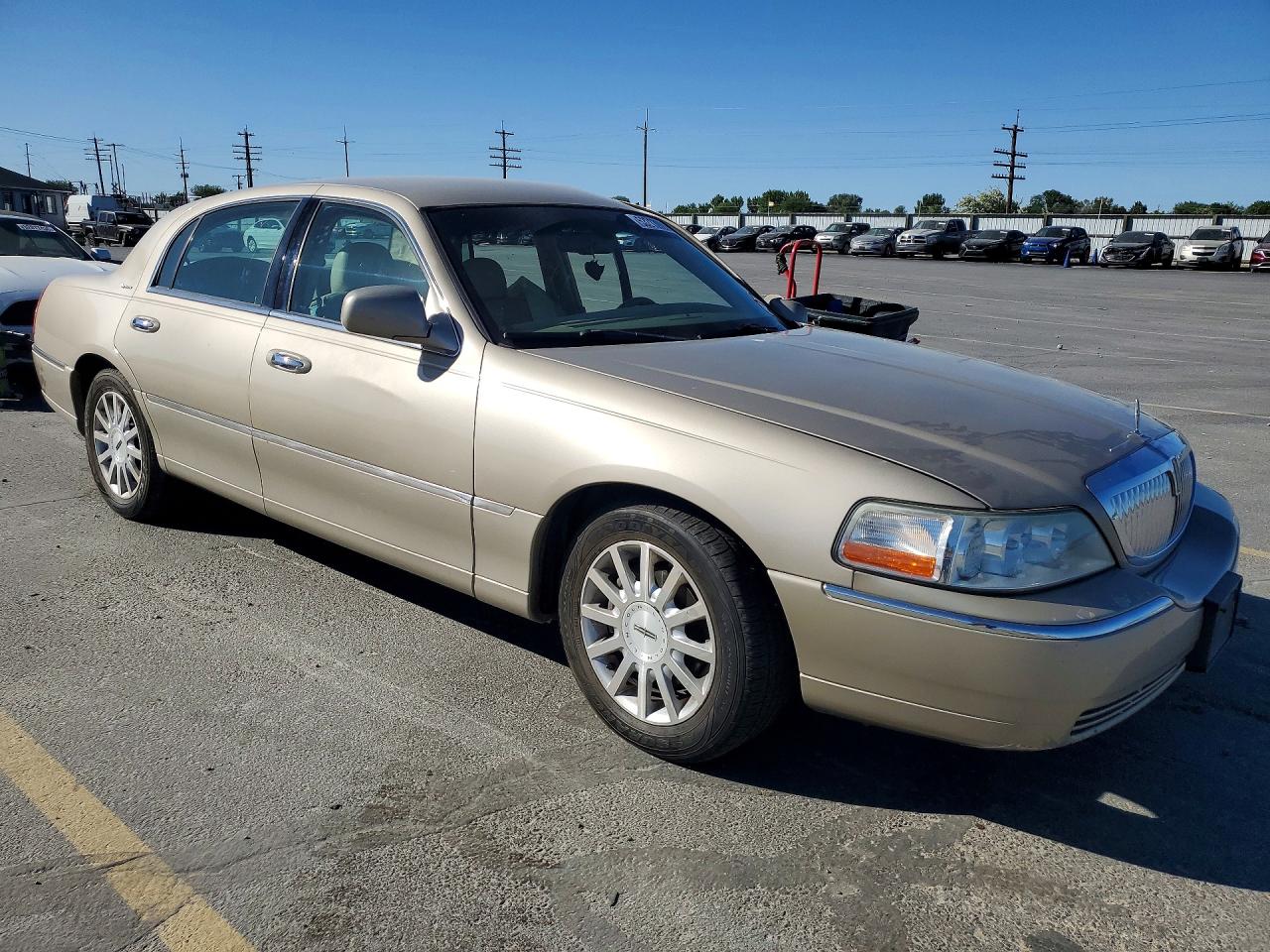 Lincoln Towncar Signature