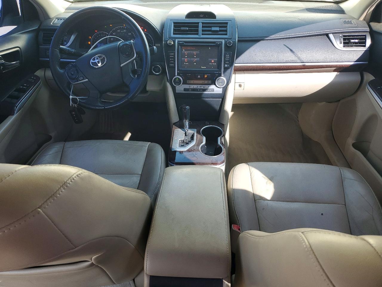 Toyota Camry Xle V6