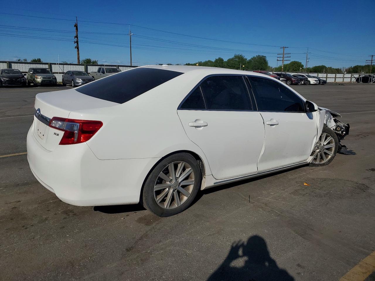 Toyota Camry Xle V6