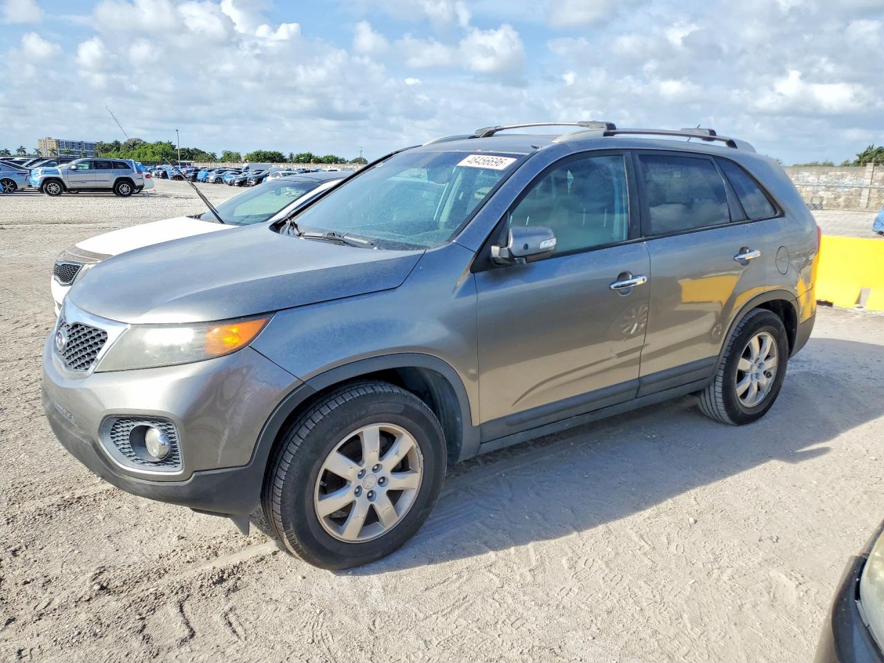 Salvage Kia Sorento Image