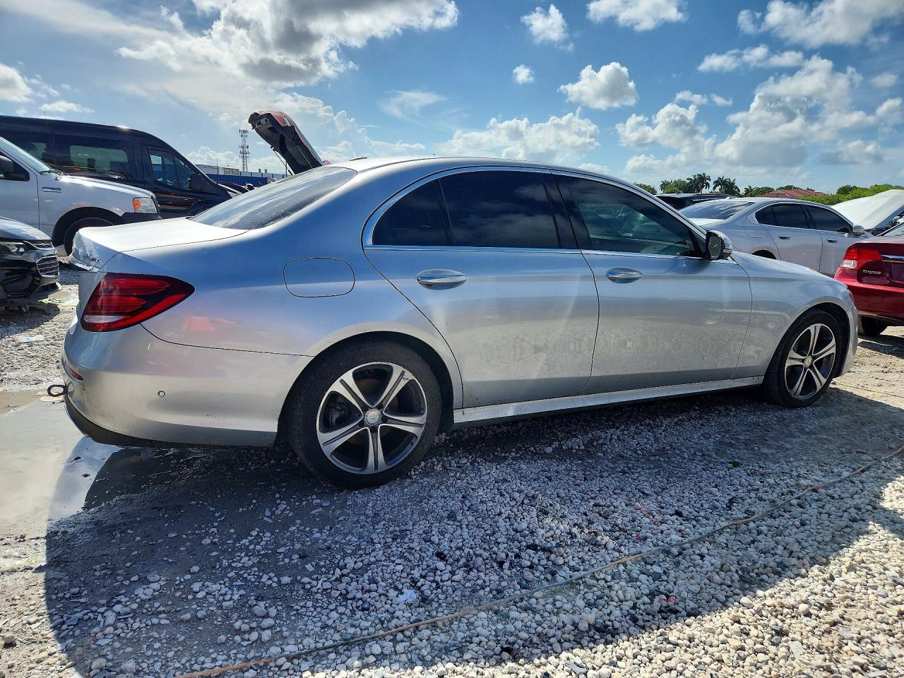 Mercedes-Benz E-Class 300 4matic