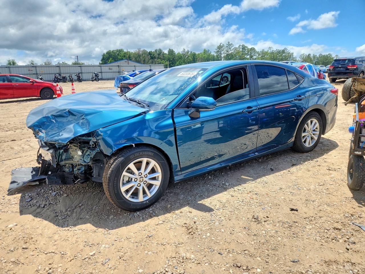 Salvage Toyota Camry Image