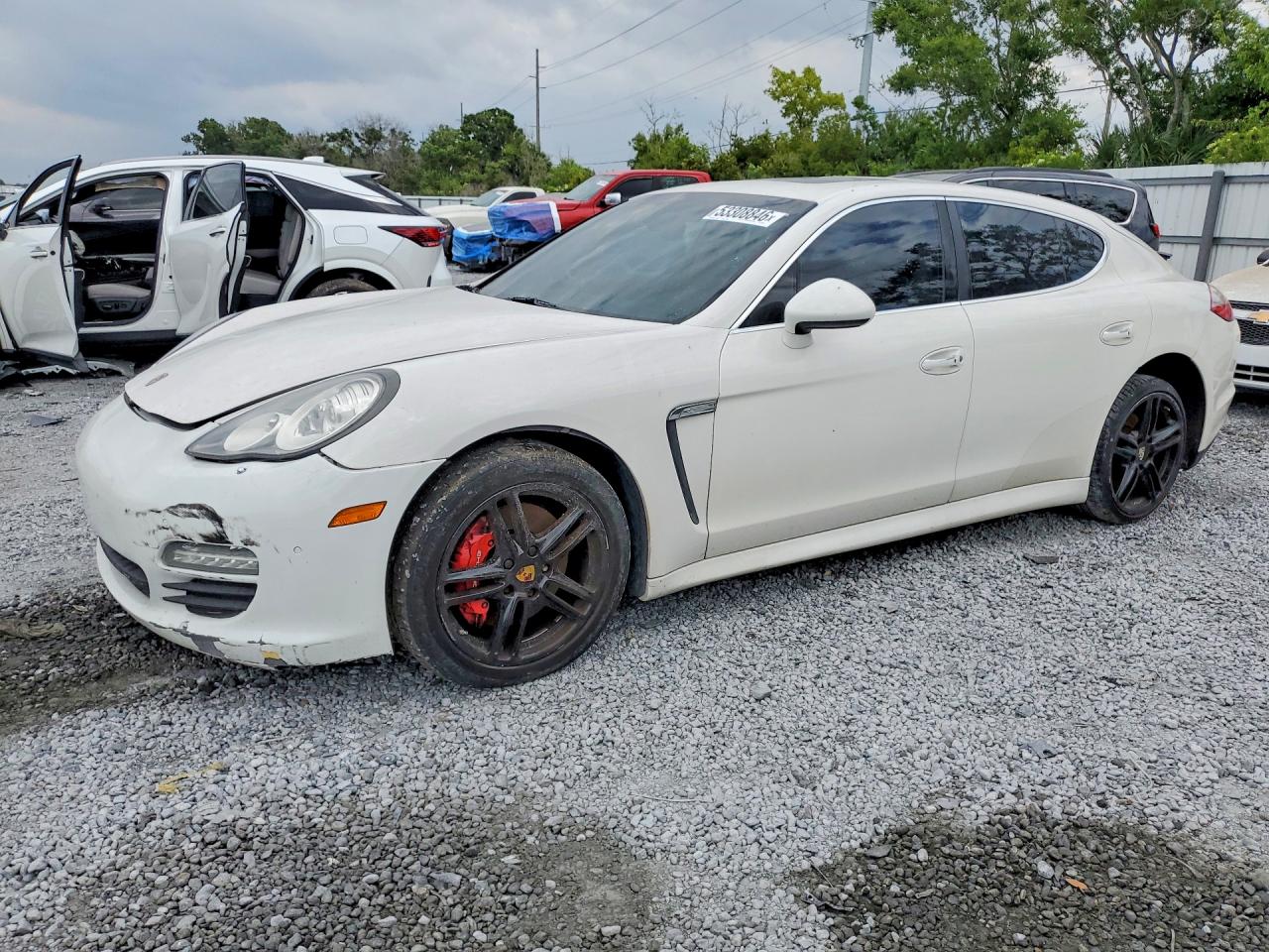 Salvage Porsche Panamera Image