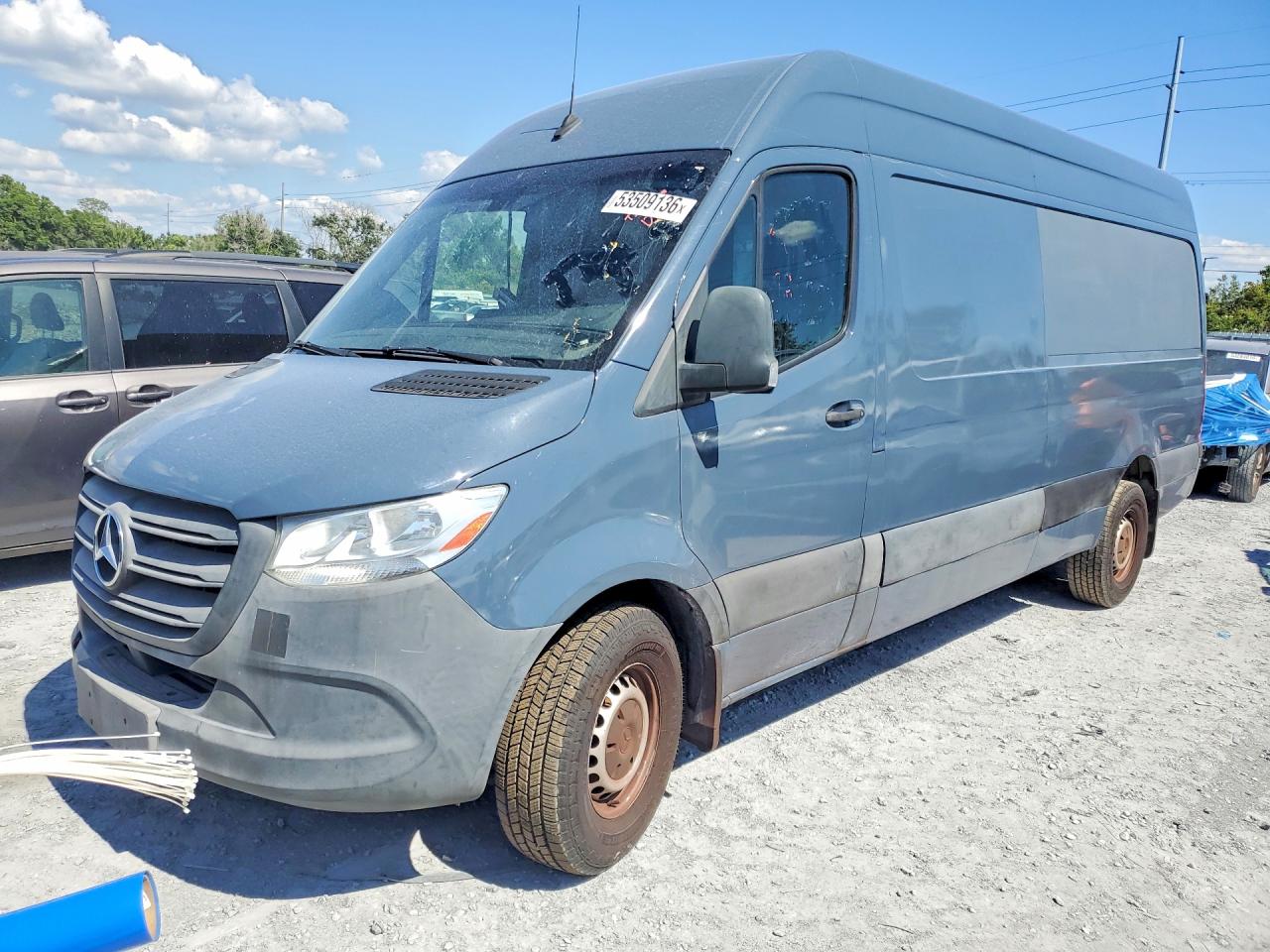 Salvage Mercedes-Benz Sprinter Image