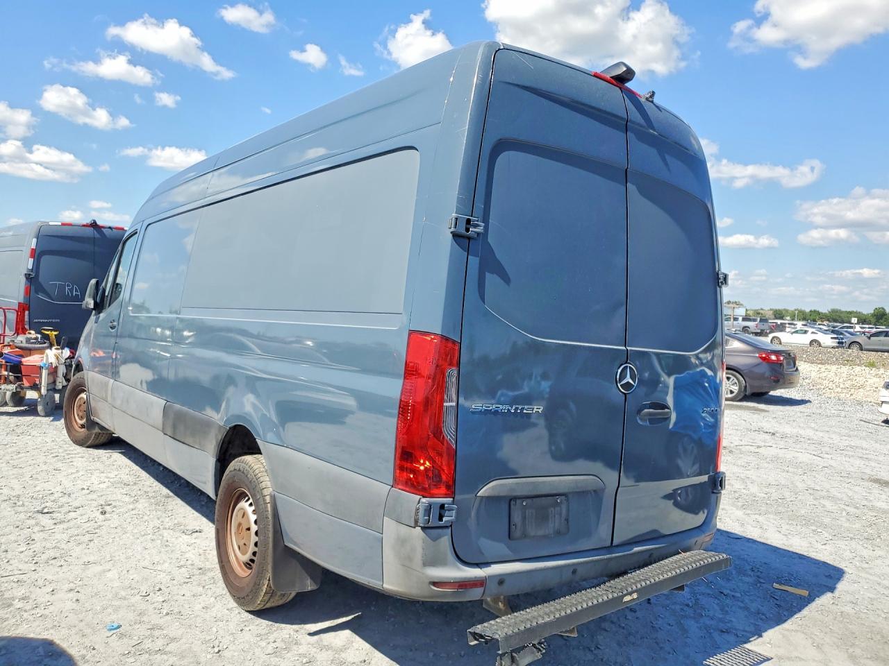 Mercedes-Benz Sprinter 2500