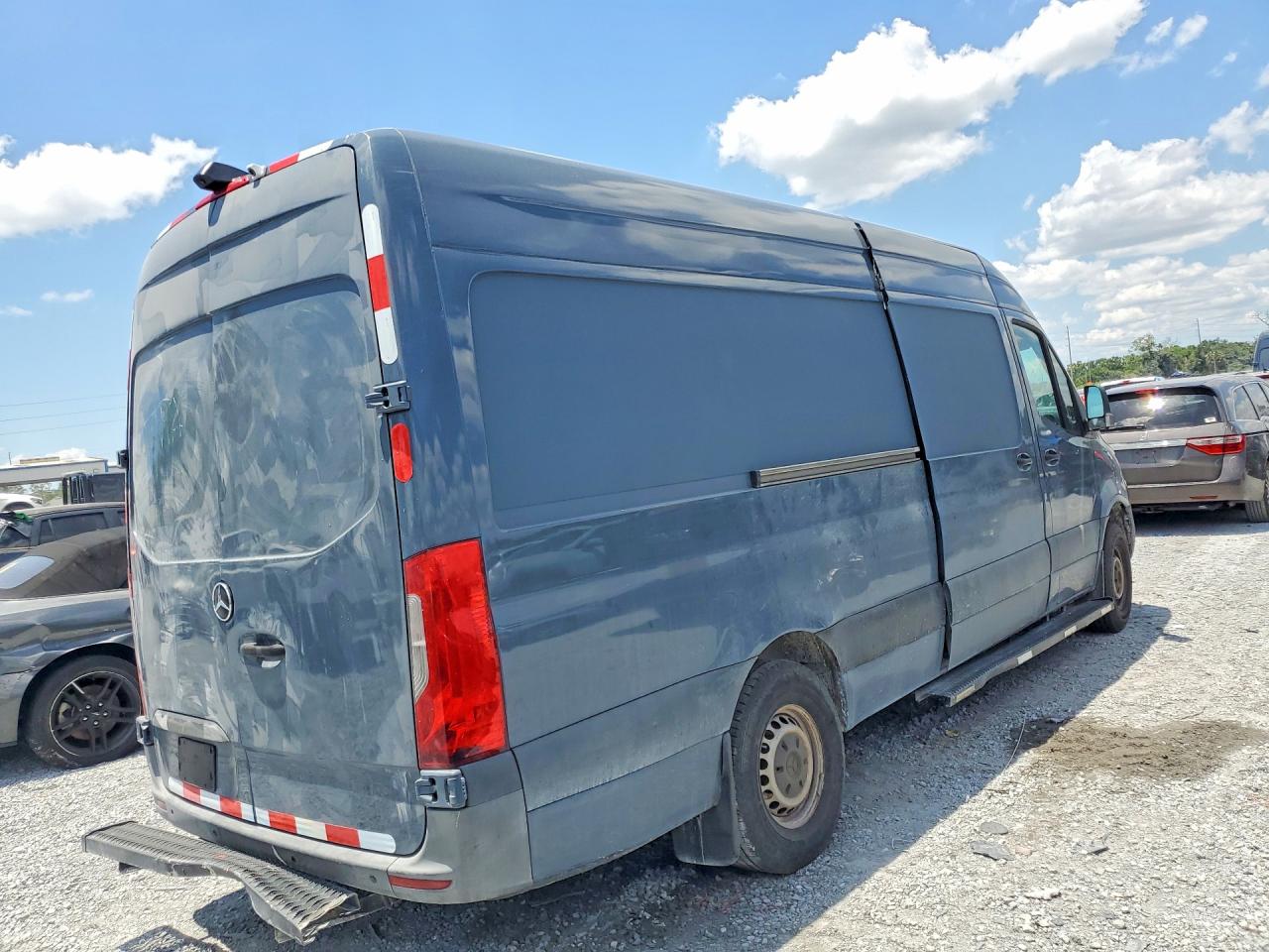 Mercedes-Benz Sprinter 2500