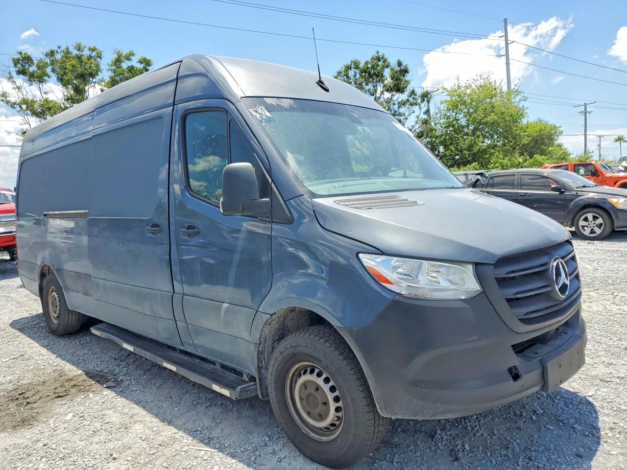 Mercedes-Benz Sprinter 2500