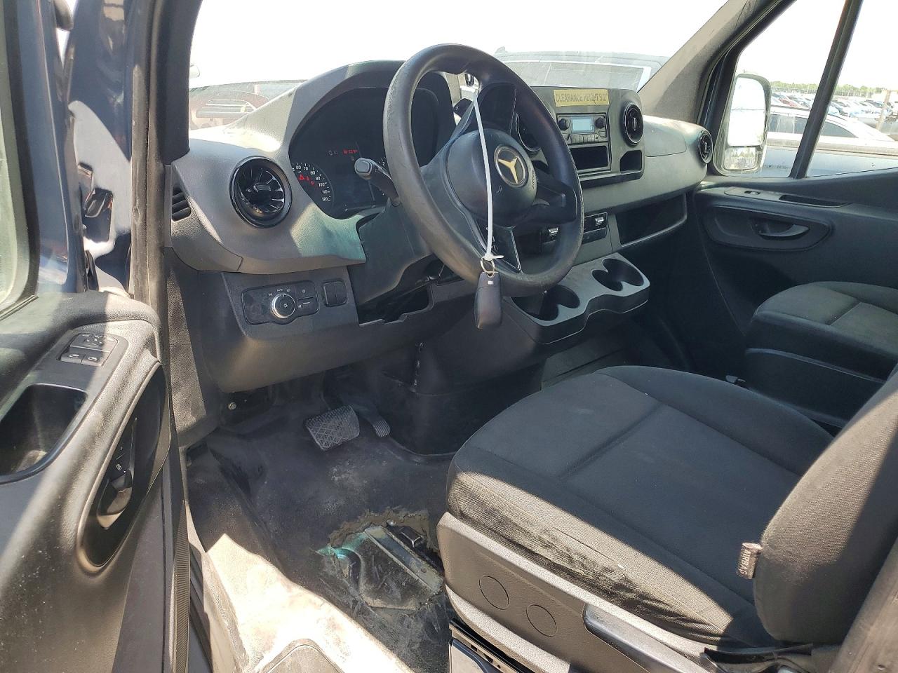 Mercedes-Benz Sprinter 2500