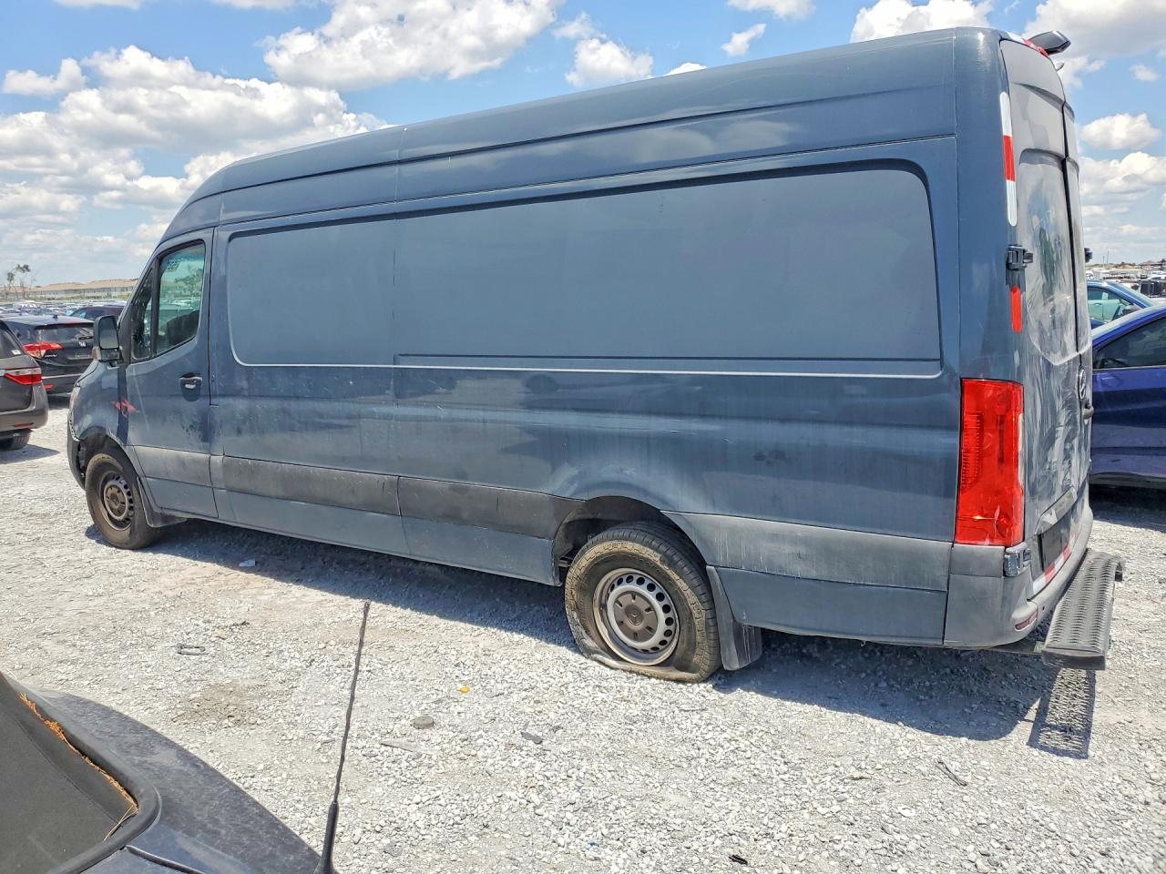 Mercedes-Benz Sprinter 2500