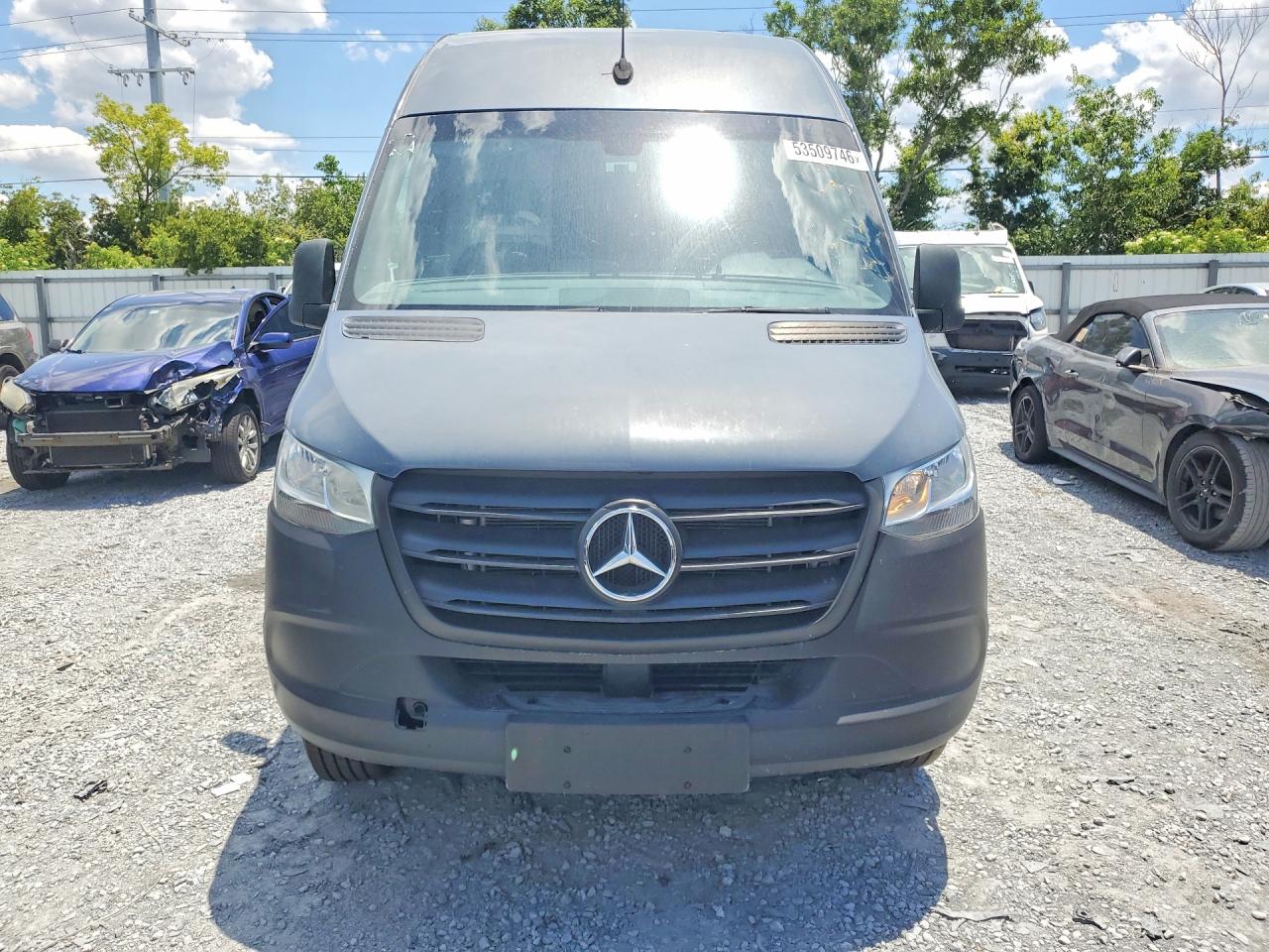 Mercedes-Benz Sprinter 2500