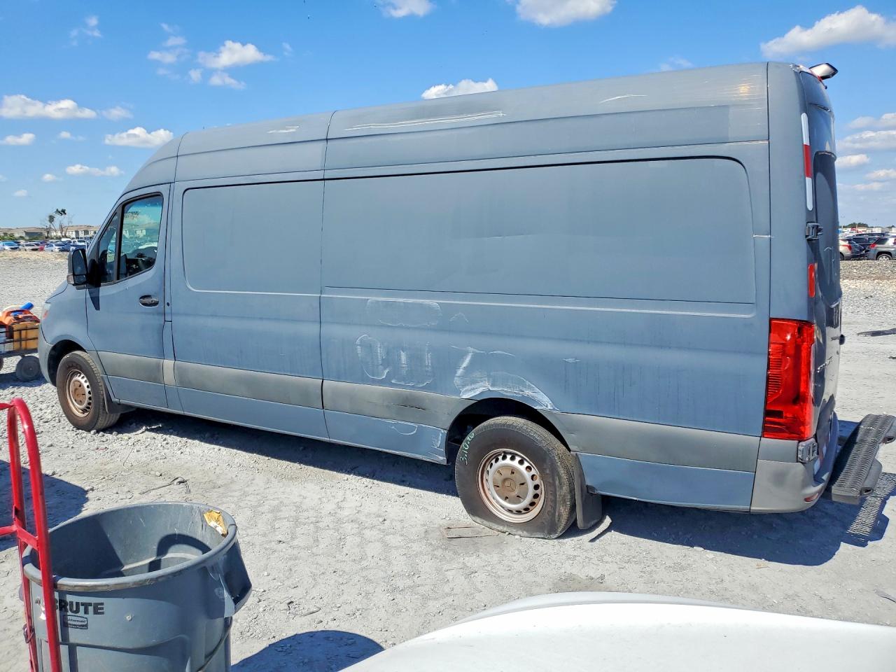 Mercedes-Benz Sprinter 2500
