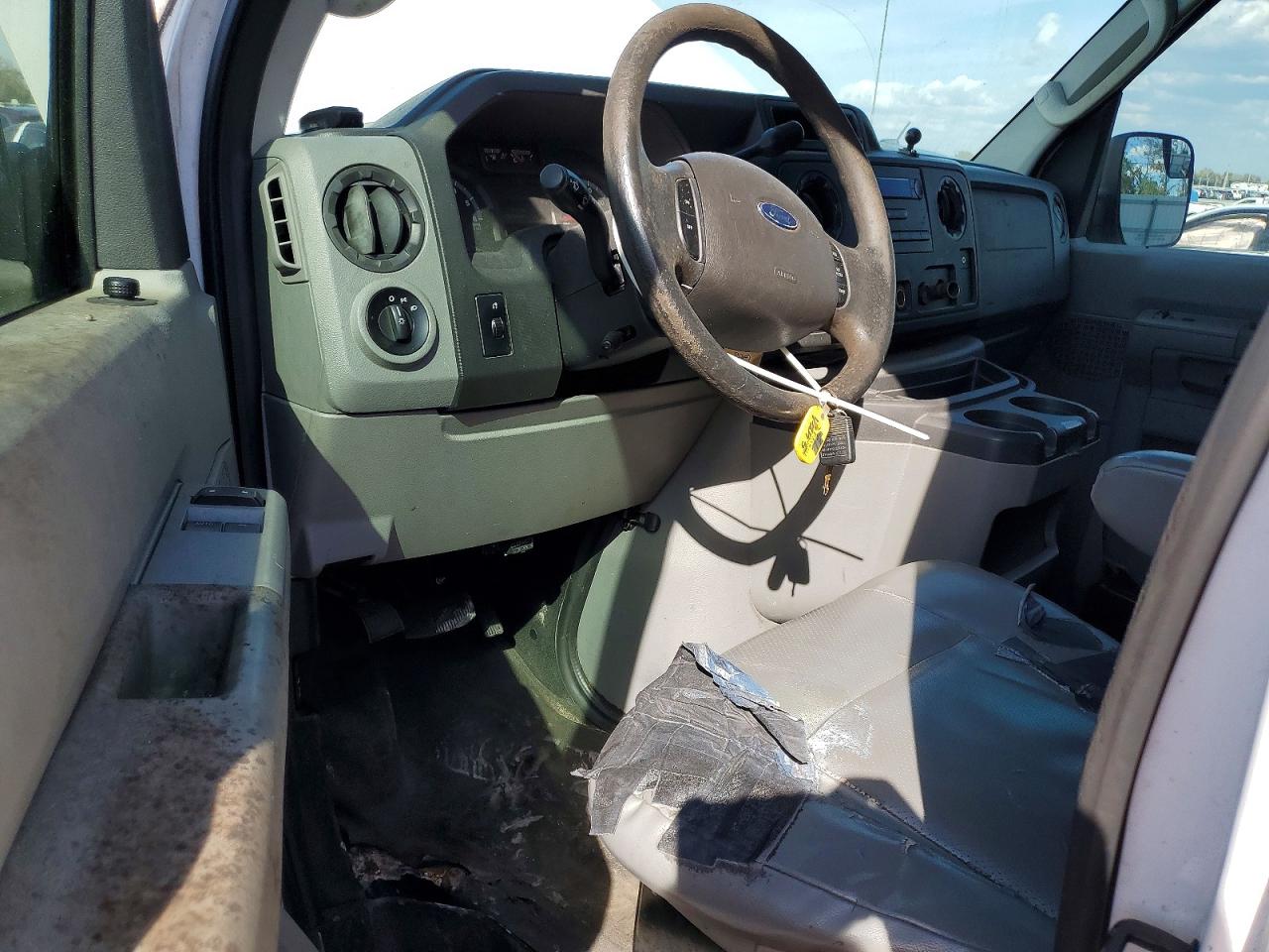 Ford Econoline E250 Van