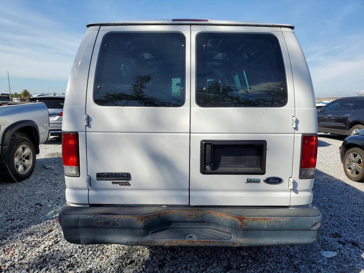 Ford Econoline E250 Van