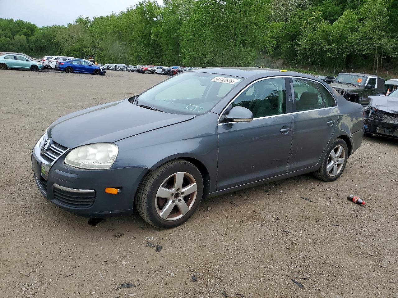 Salvage Volkswagen Jetta Image