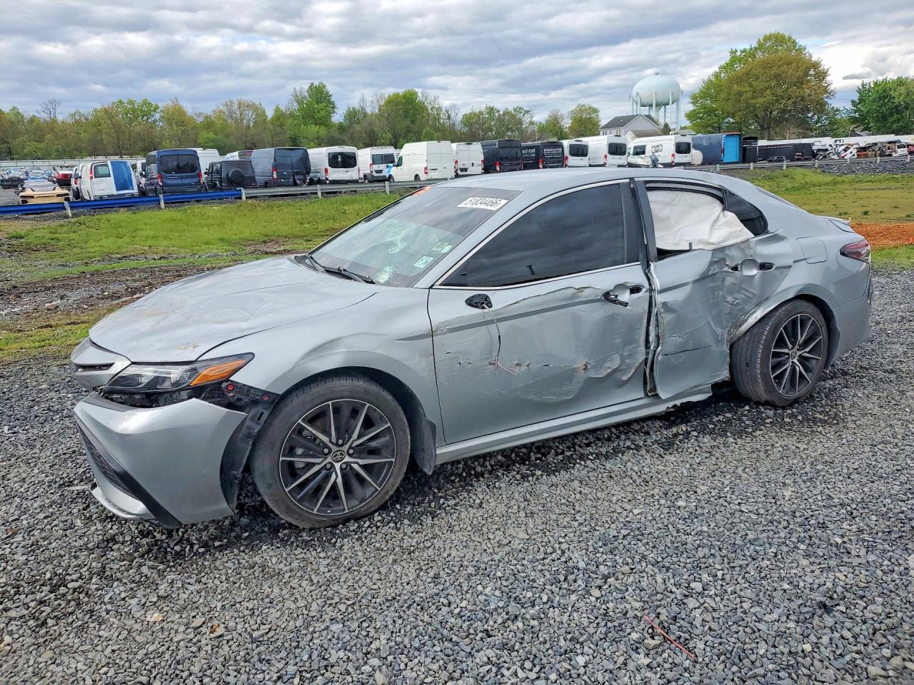Salvage Toyota Camry Image