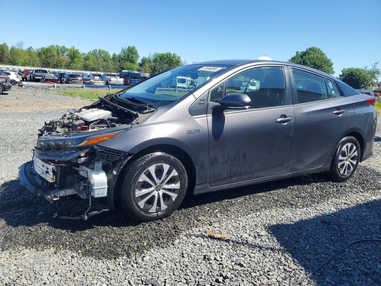 Salvage Toyota Prius Image