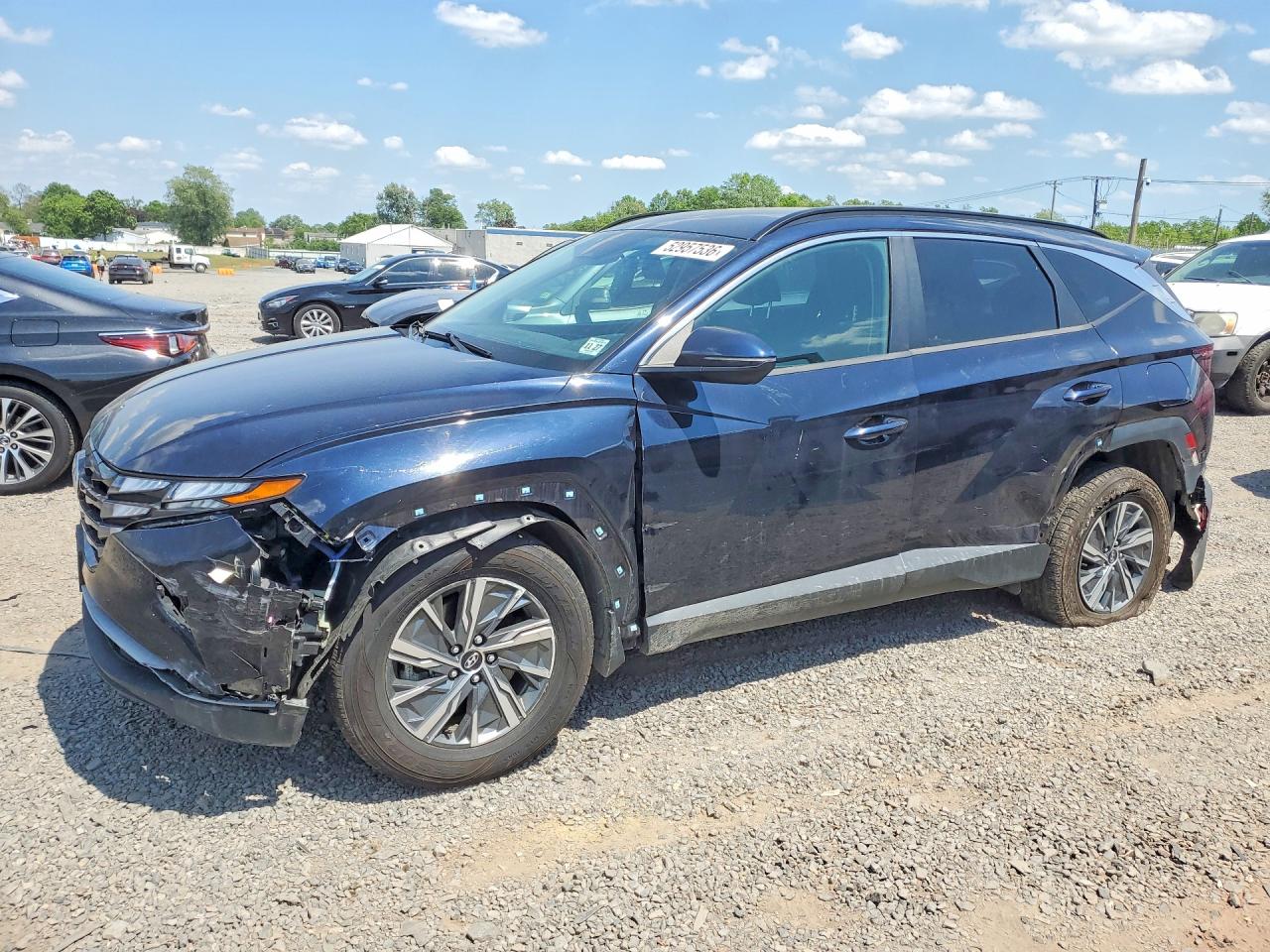 Salvage Hyundai TUCSON Image