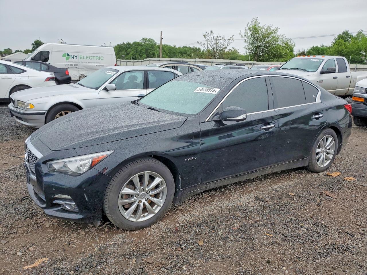 Salvage INFINITI Q50 Image