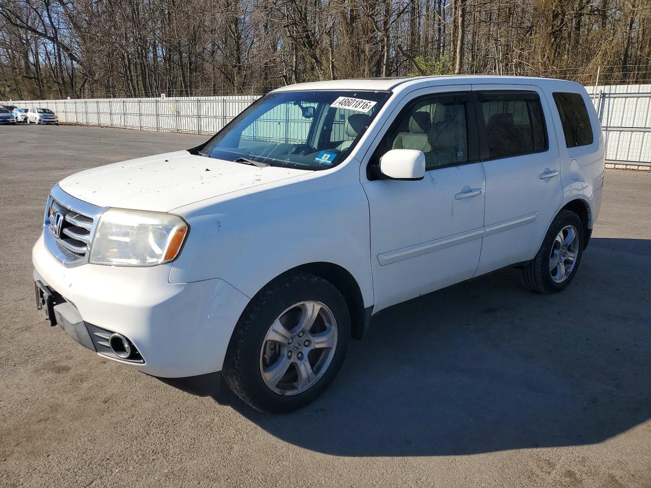 Salvage Honda Pilot Image