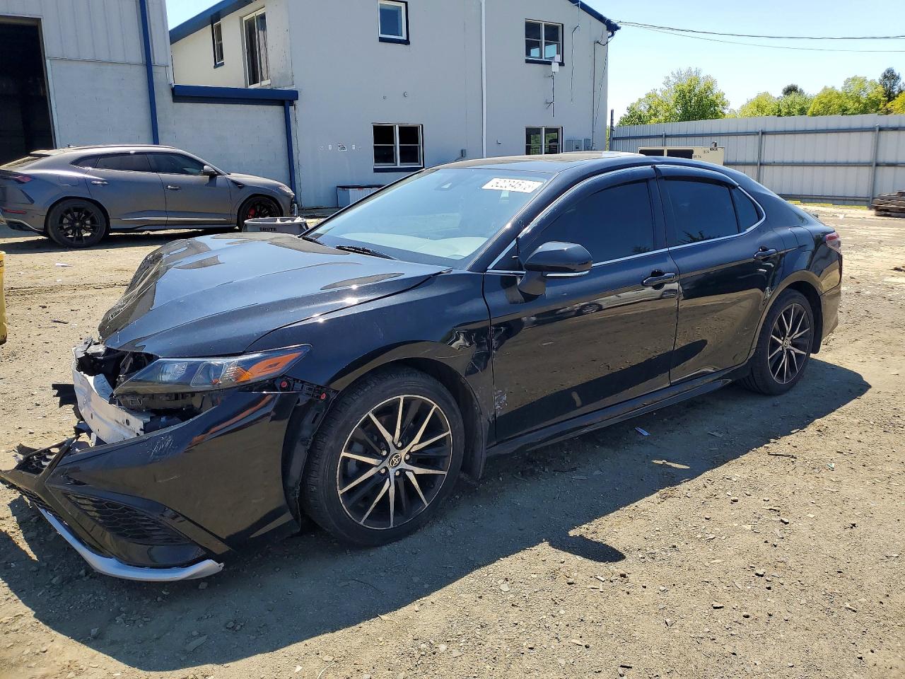 Salvage Toyota Camry Image