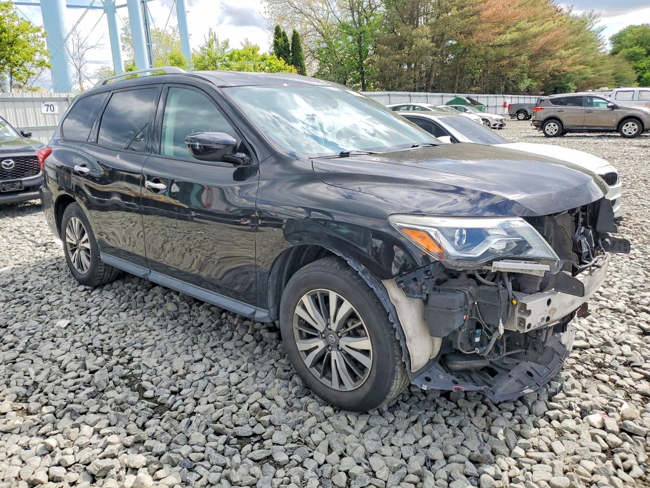 Nissan Pathfinder Sv