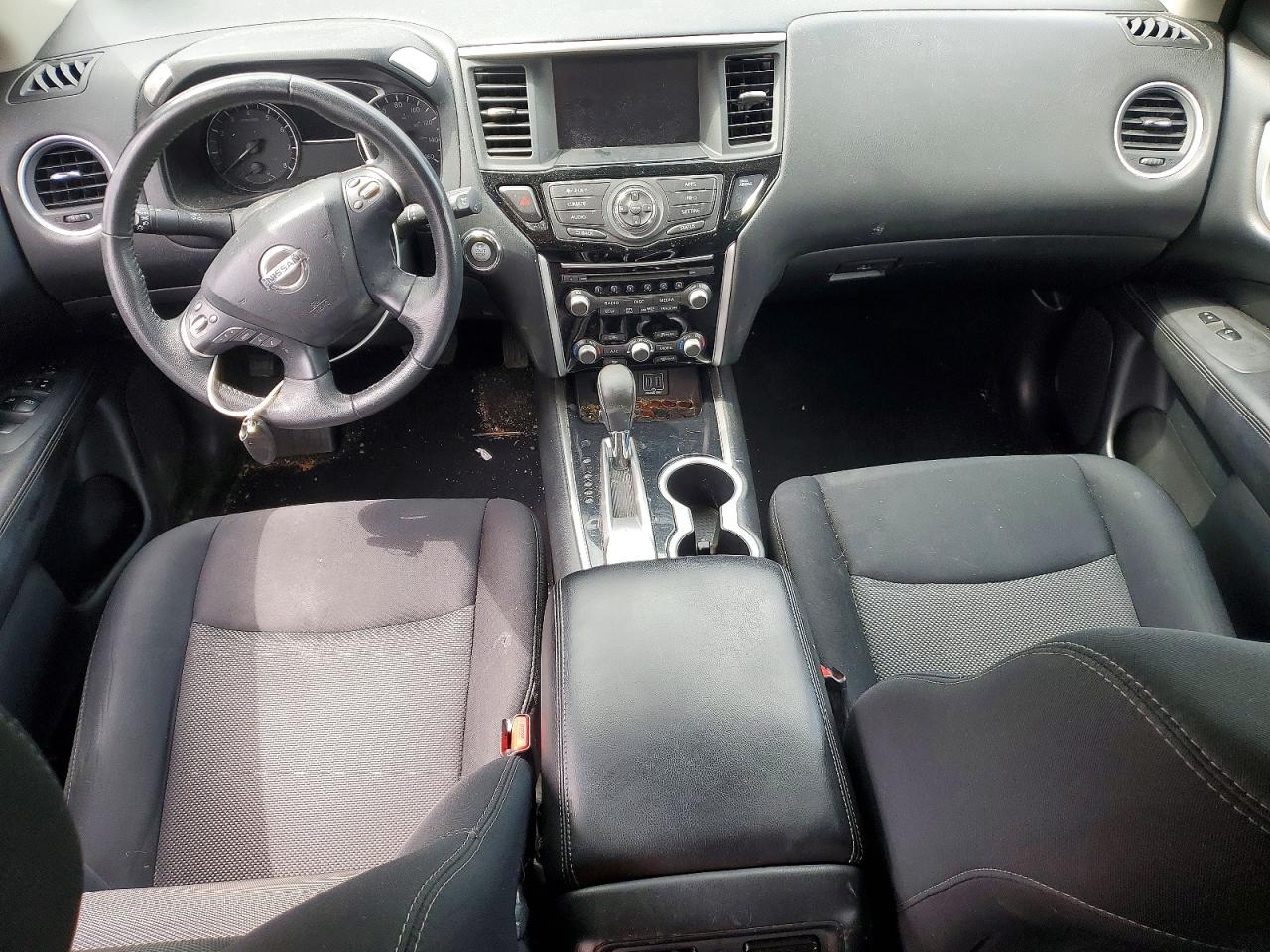 Nissan Pathfinder Sv