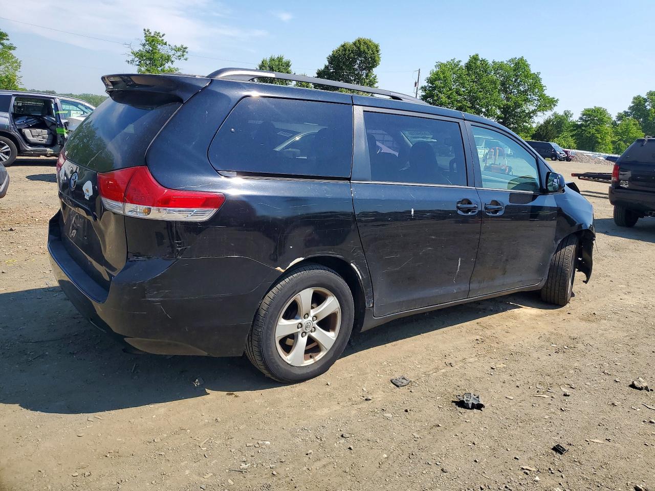Toyota Sienna Le