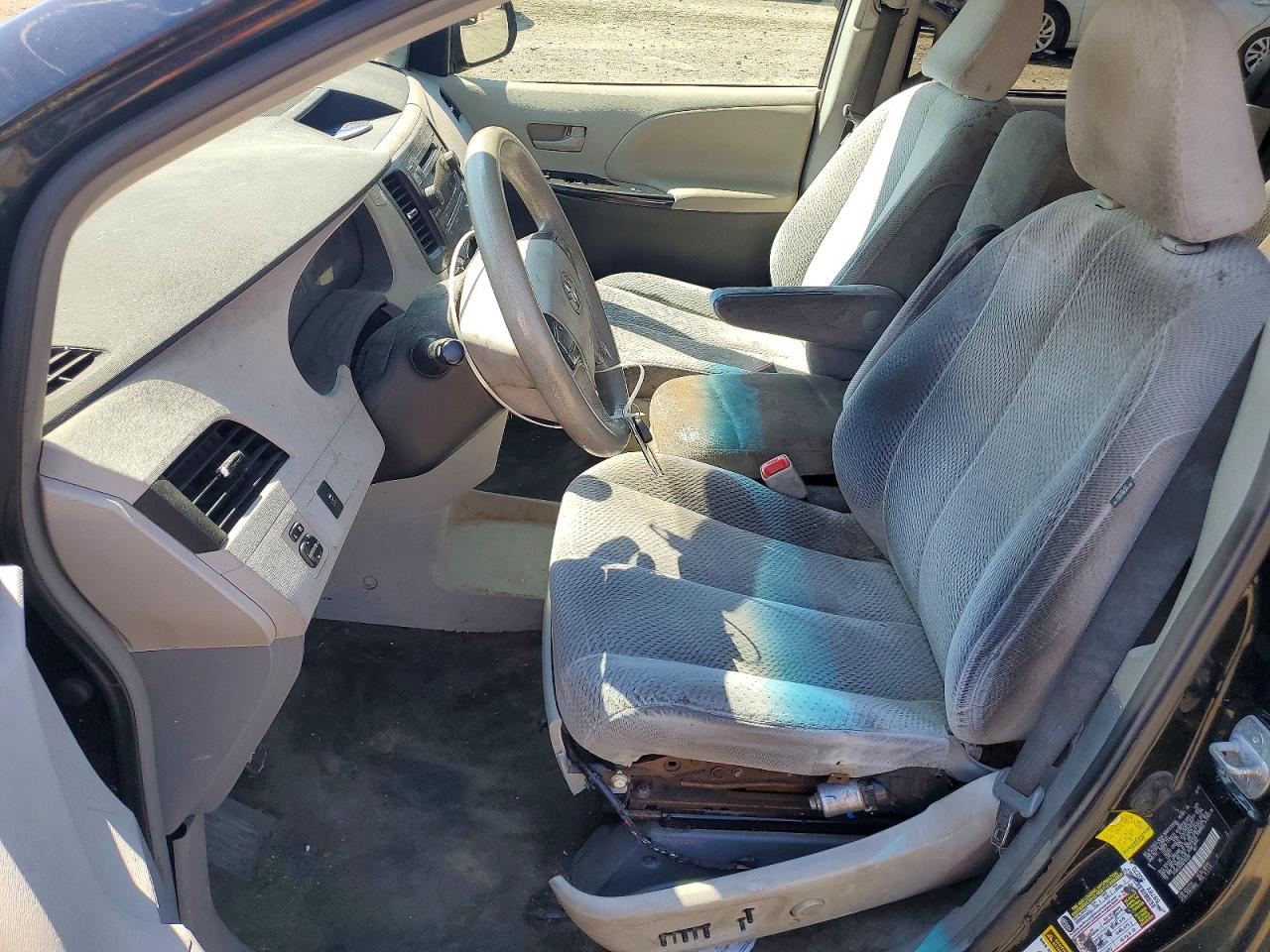 Toyota Sienna Le