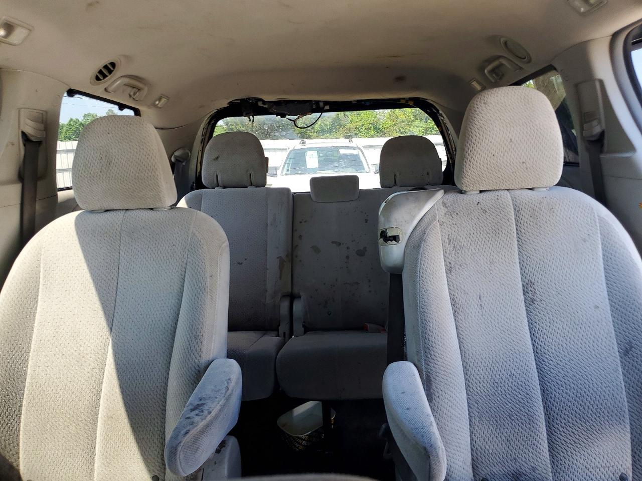 Toyota Sienna Le