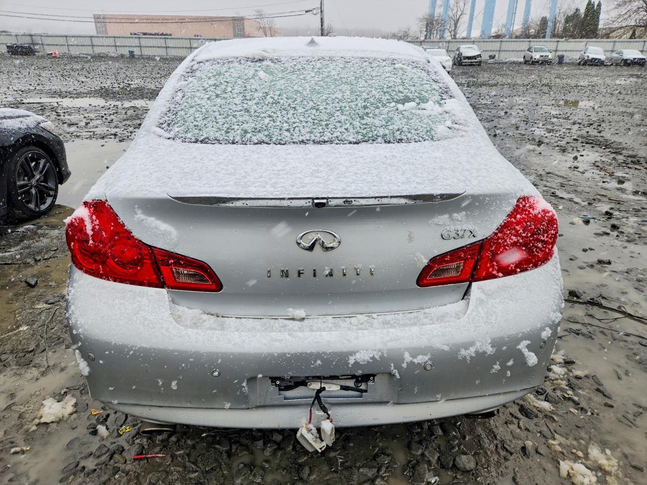 INFINITI G37 X