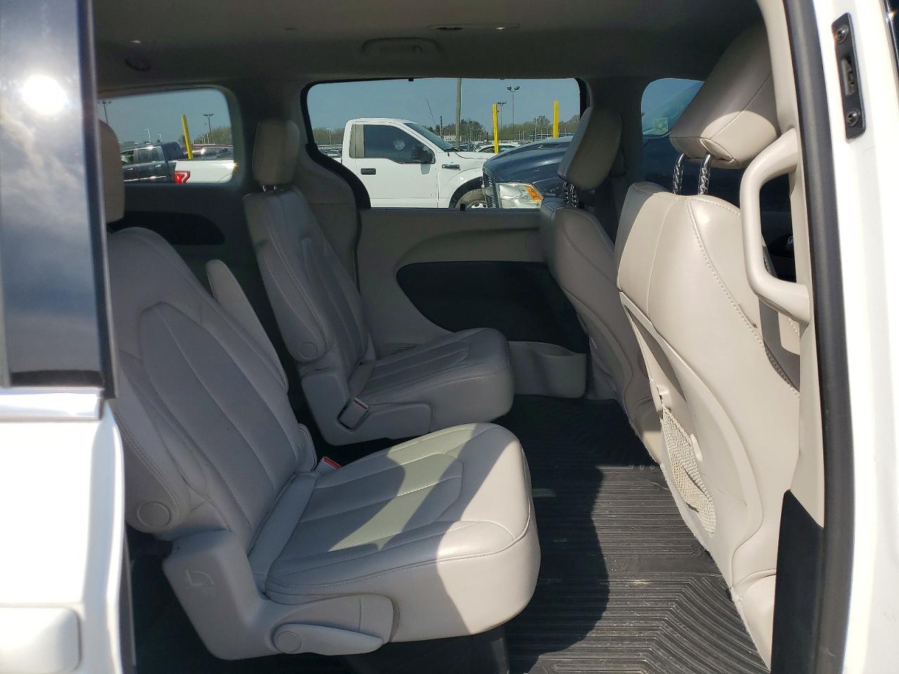 Chrysler Minivan Lxi