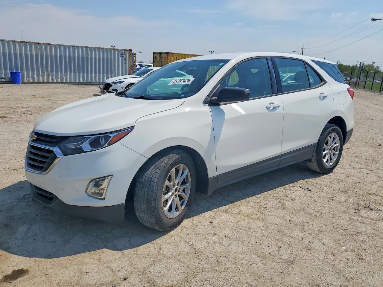 Salvage Chevrolet Equinox Image
