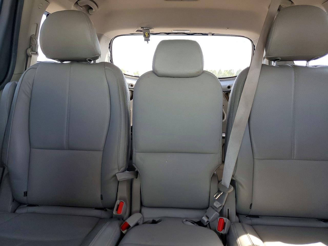 Kia Sedona Lx