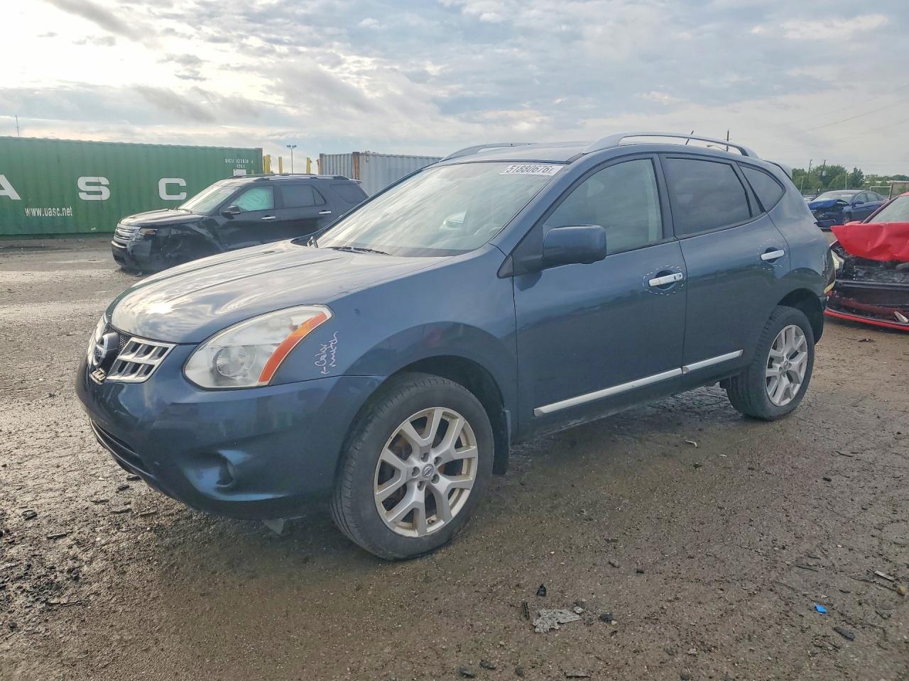 Salvage Nissan Rogue Image