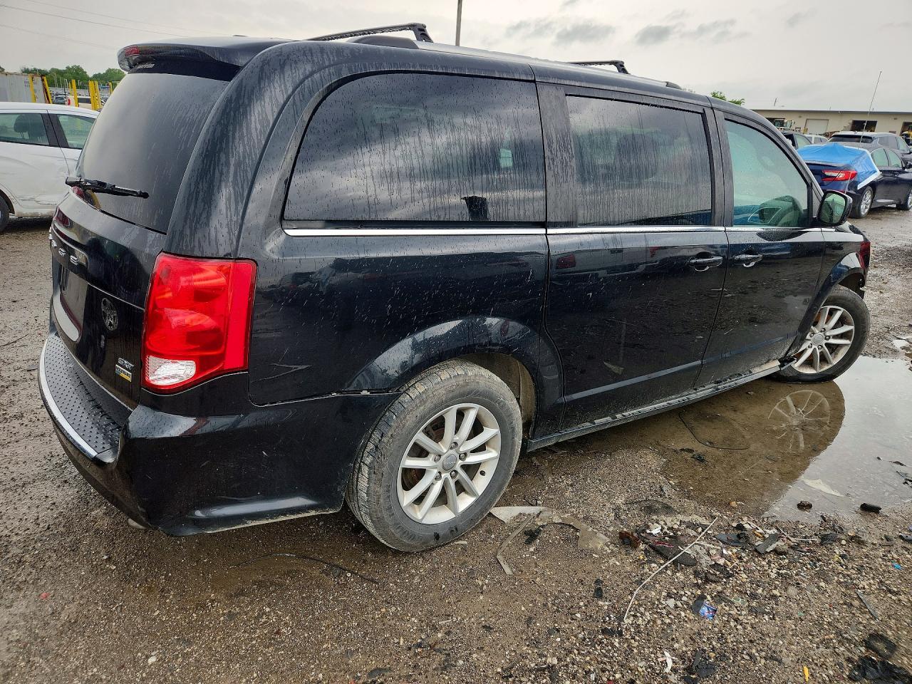 Dodge Caravan Sxt
