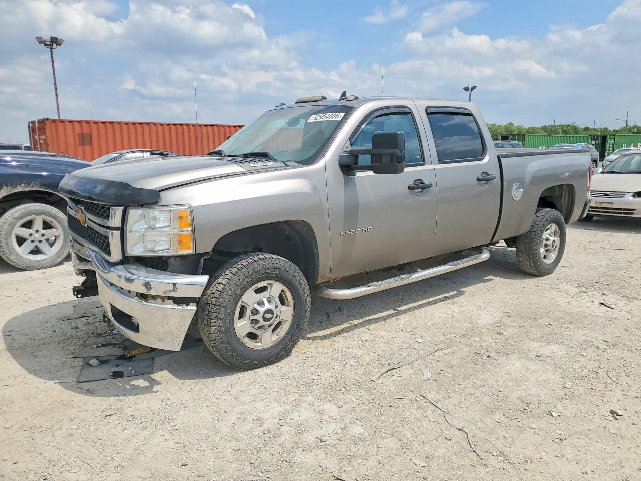Salvage Chevrolet Silverado Image