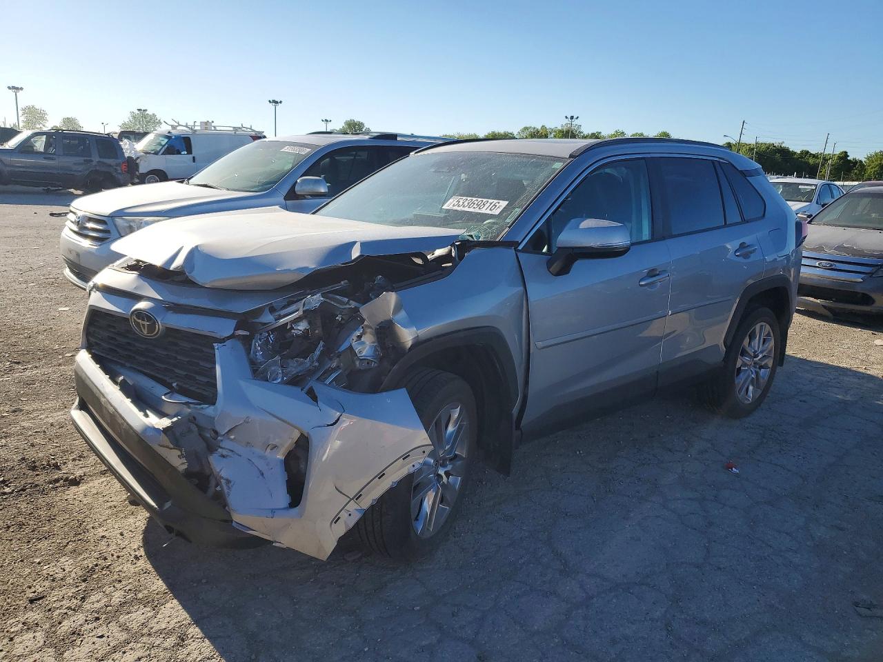 Salvage Toyota RAV4 Image