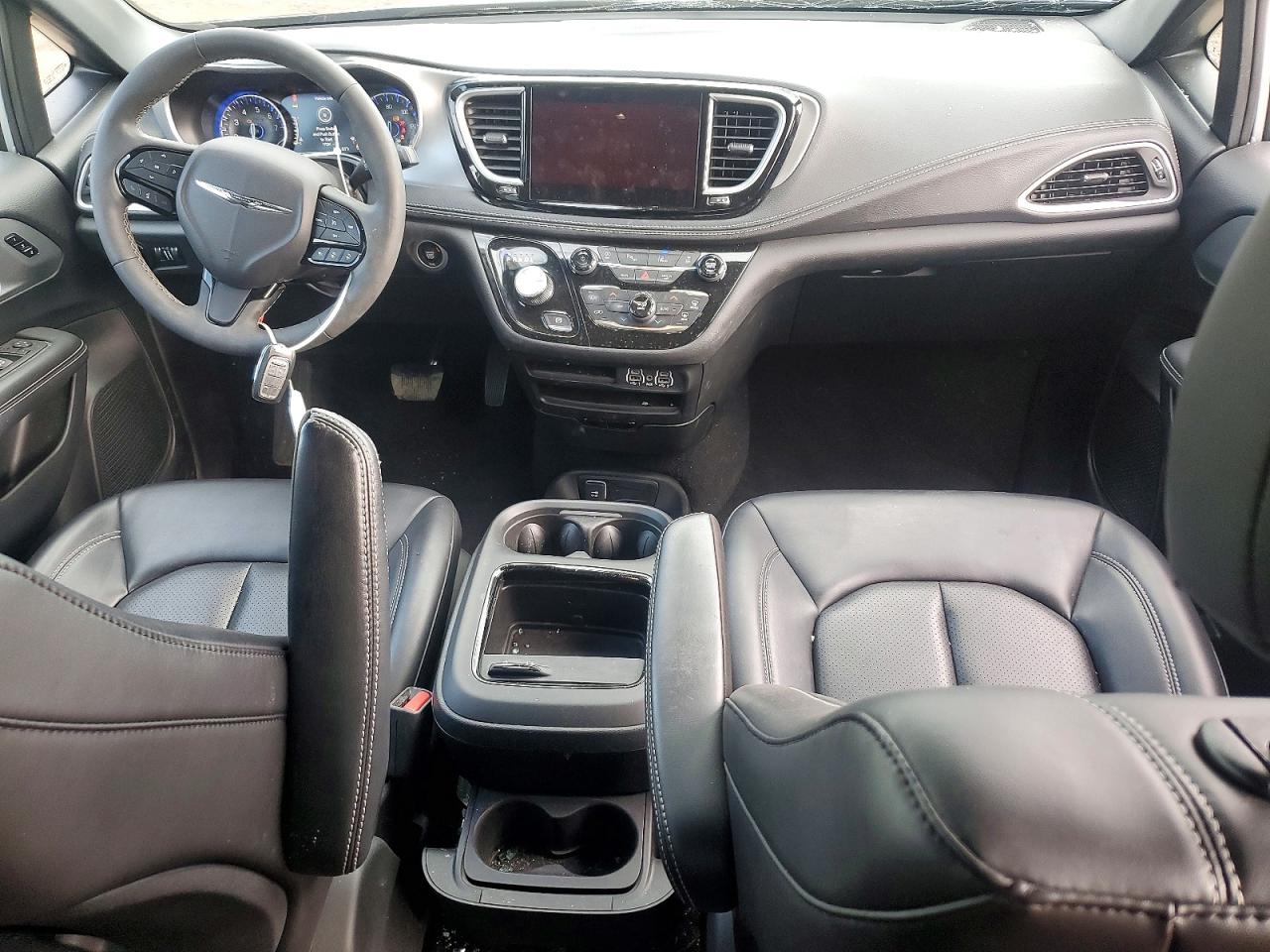 Chrysler Pacifica Touring L