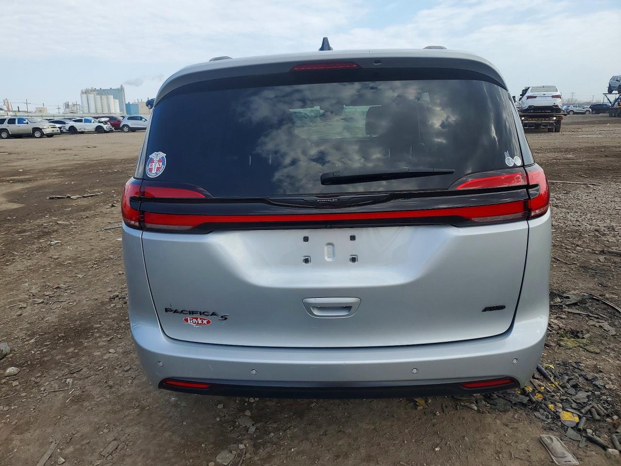 Chrysler Pacifica Touring L