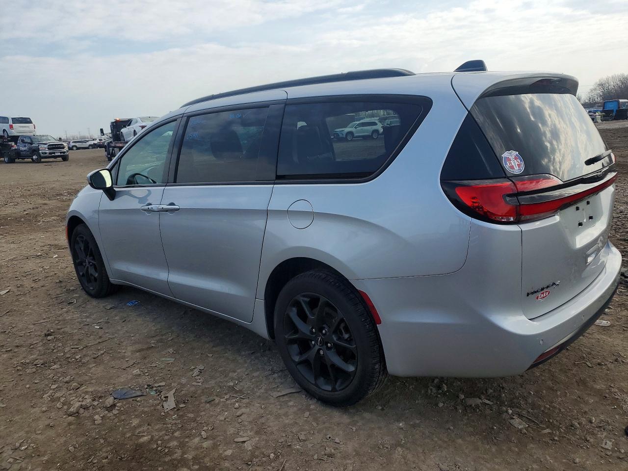Chrysler Pacifica Touring L