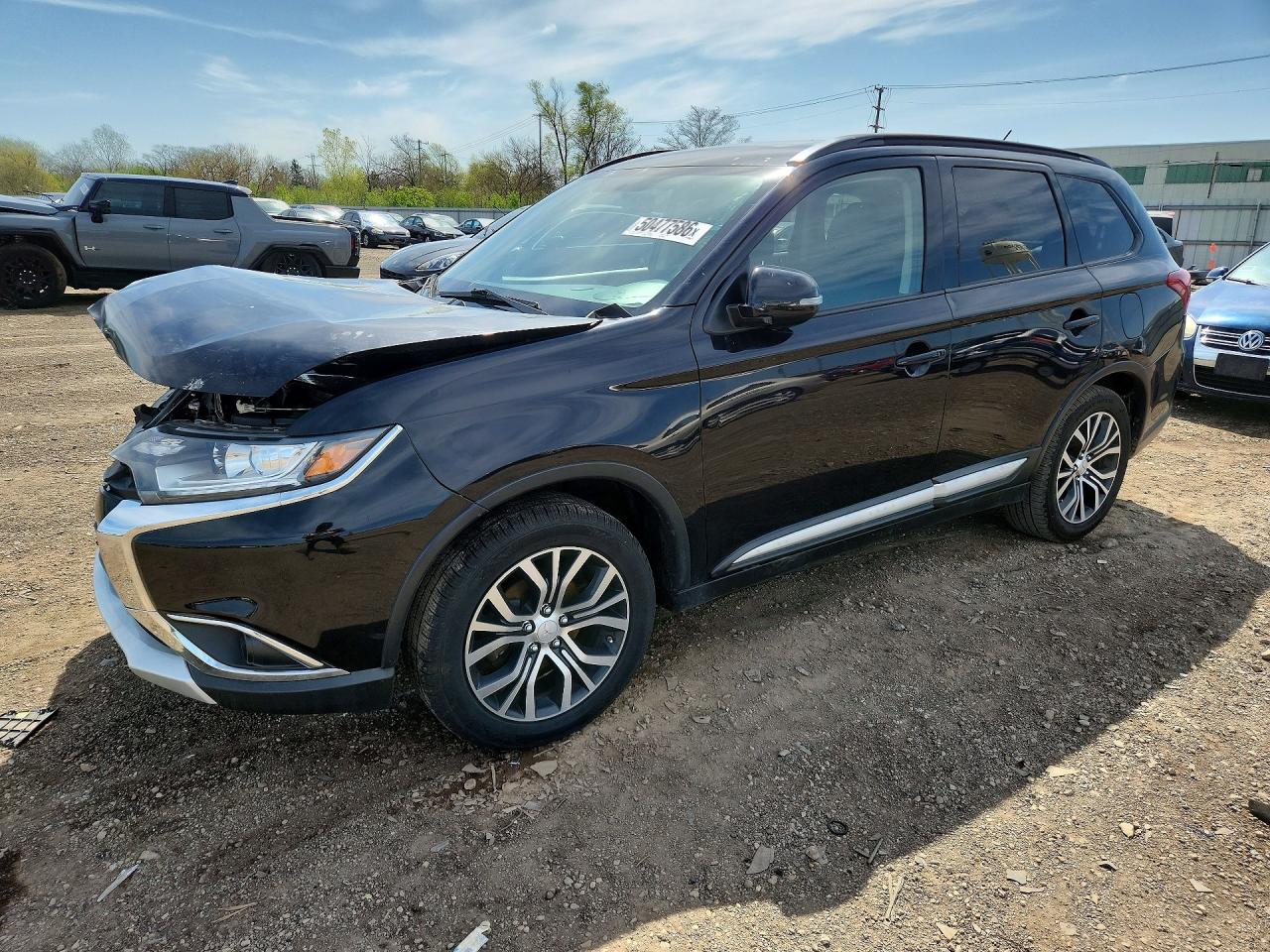 Salvage Mitsubishi Outlander Image