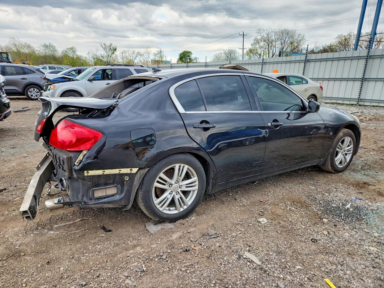 INFINITI Q40 Base Base
